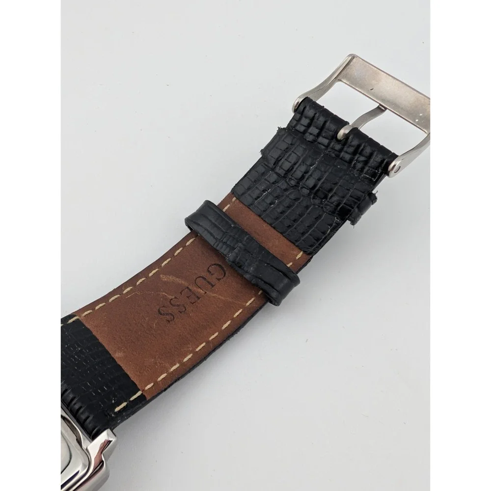 Guess Watch Women 31mm Case Rhinestone‎ Bezel Leather Band- New Battery